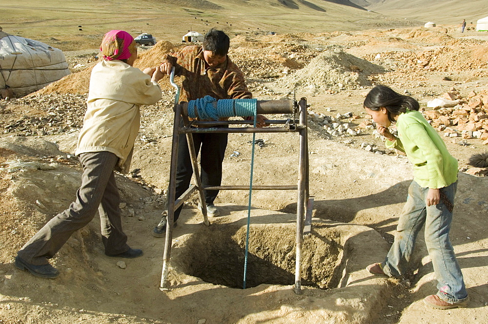 Artisan gold mining, Mongolia