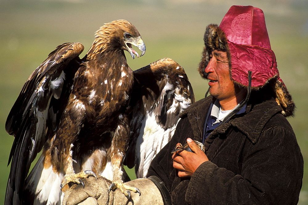 Kazakh eagle hunter, Altai Tavan Bogd National Park, Mongolia