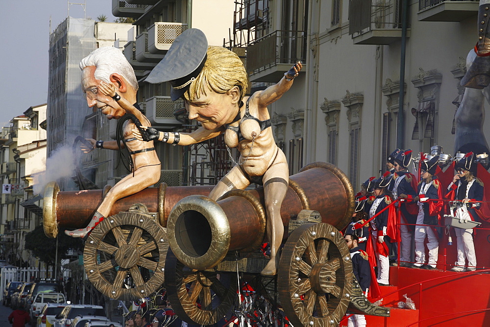 Italian Prime Minister Mario Monti with German Chancellor Angela Merkel