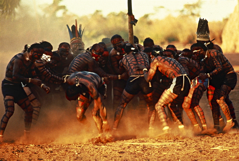 Xavante log race. Mato Grosso, Brazil.