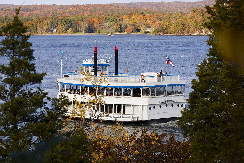 A riverboat in the Connecticut River.