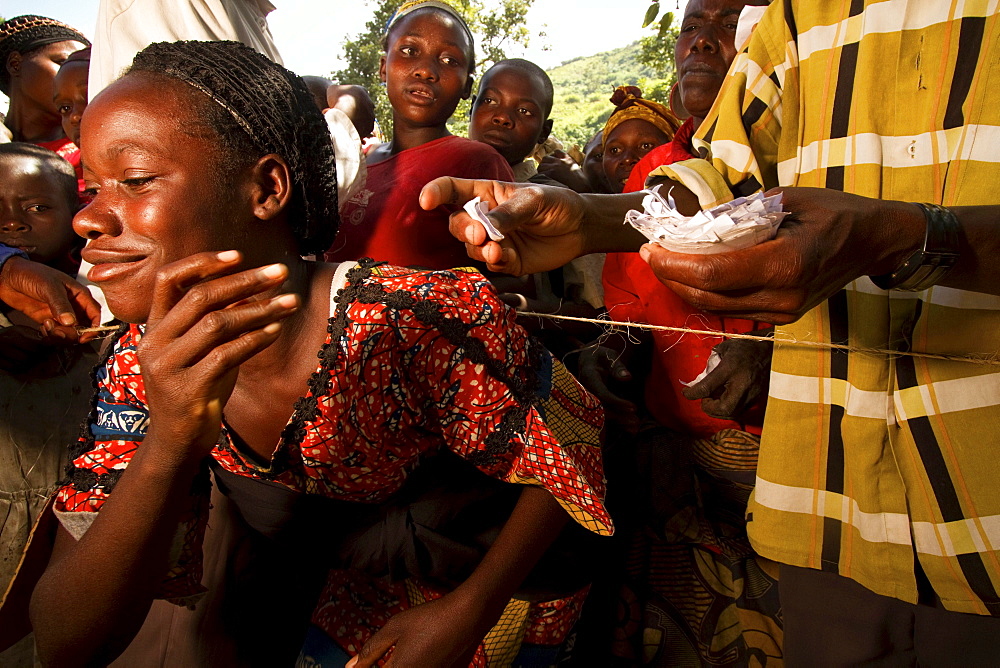 Congolese People Gather to receive agricultural aid