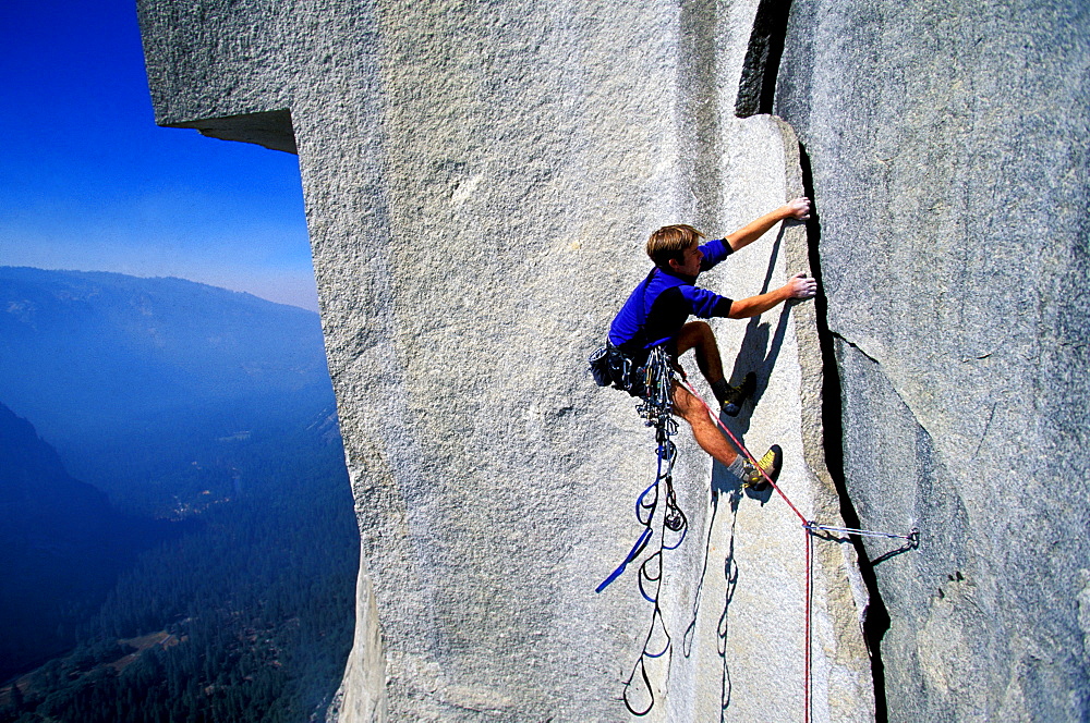 Miles Smart climbing Zodiac on El Capitan in Yosemite National Park, California.