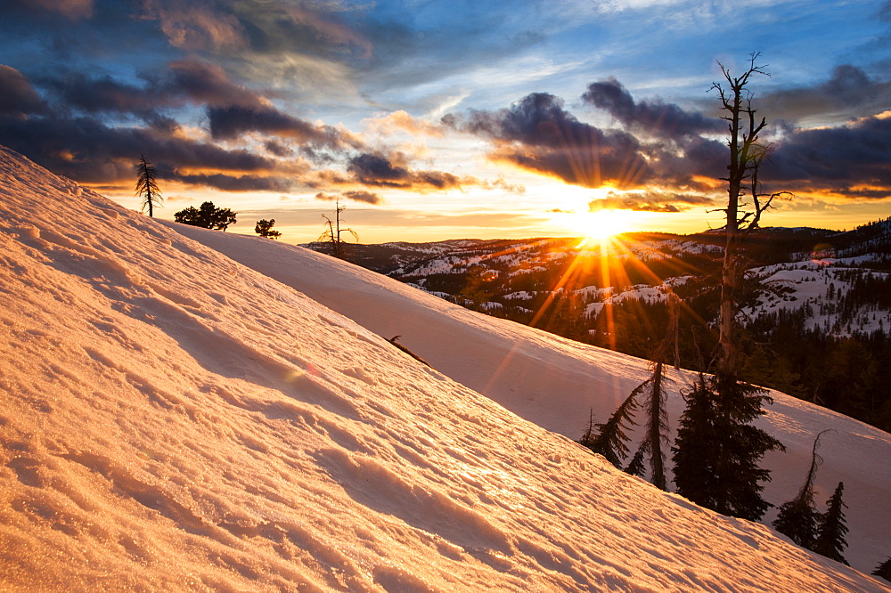 Winter sunset on the Sierra crest near the Peter Grubb hut on Donner Pass