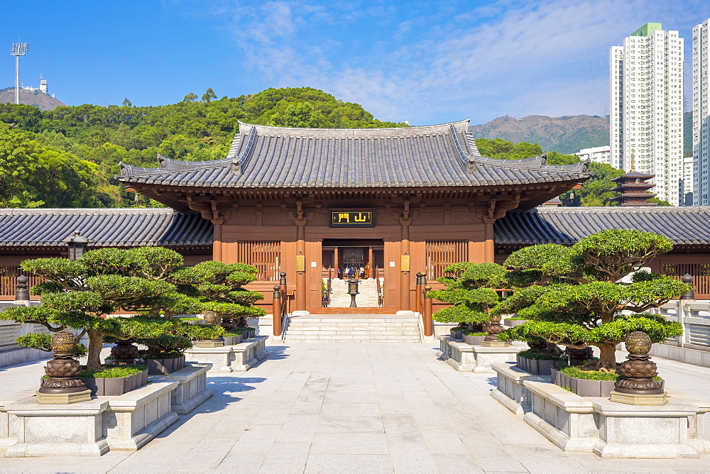 Front entrance to Chi Lin Nunnery, Hong Kong