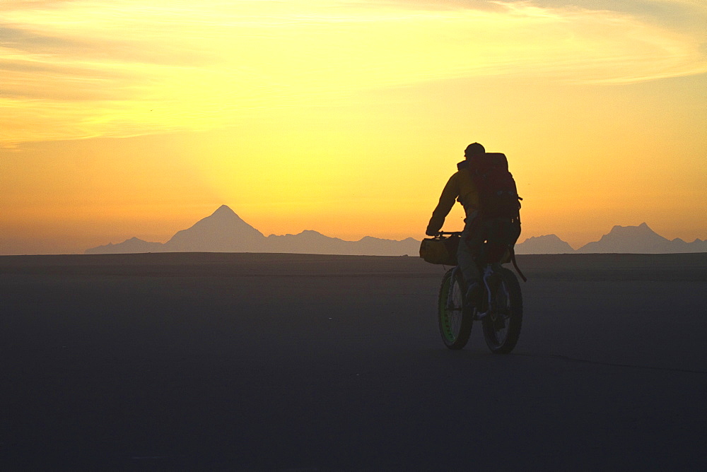 Man Fatbiking