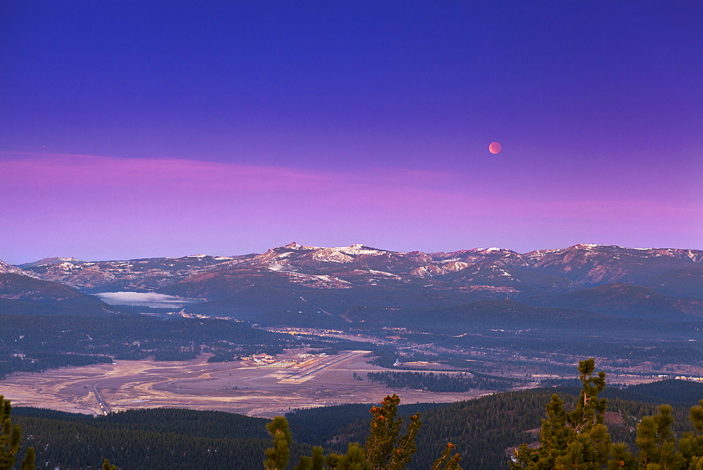 Full Lunar Eclipse at Martis Peak, Truckee