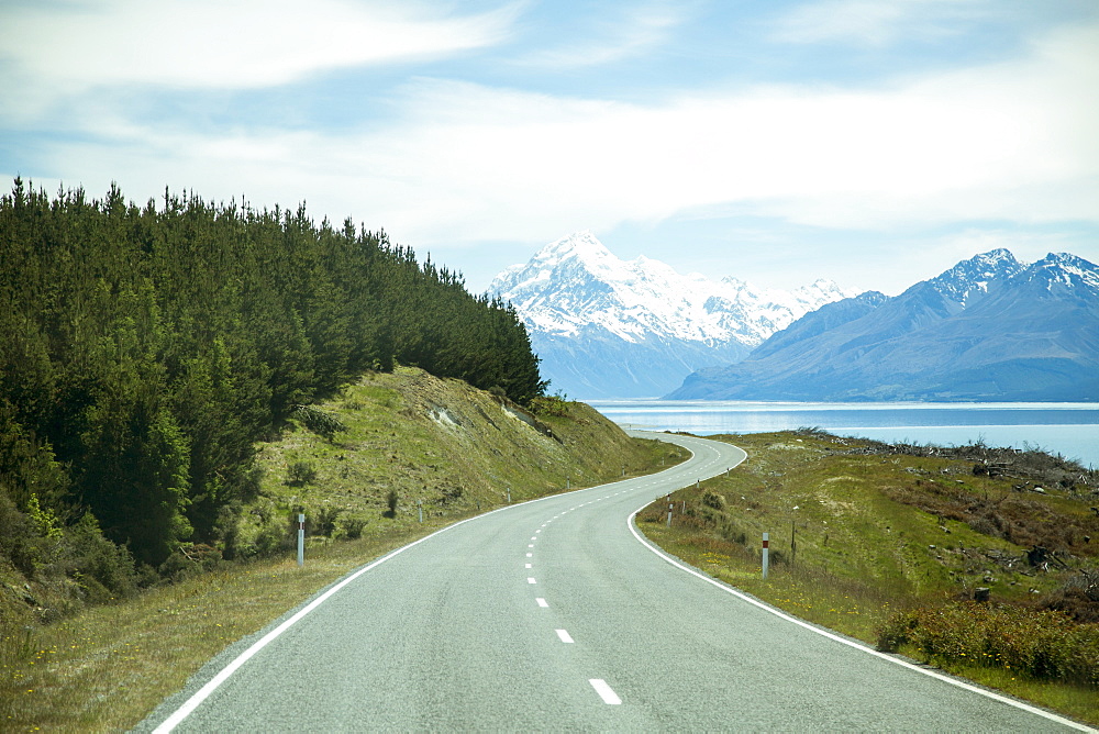 The Road To Mount Cook National Park In New Zealand