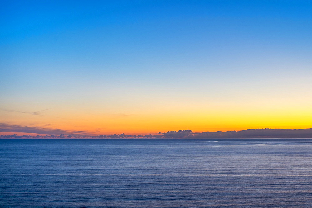 Beautiful view of ocean and sky at sunset, Pointe de Dinan, Presquile de Crozon, Armorica Regional Natural Park, Crozon, Finistere, Brittany, France