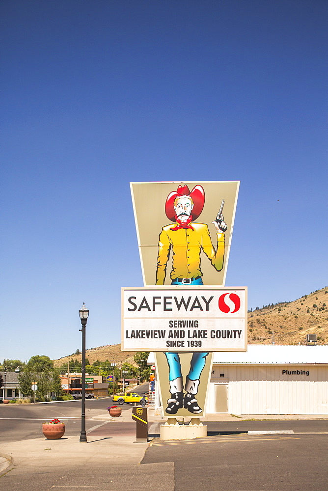 View of sign of store under clear sky in Lakeview, California, USA