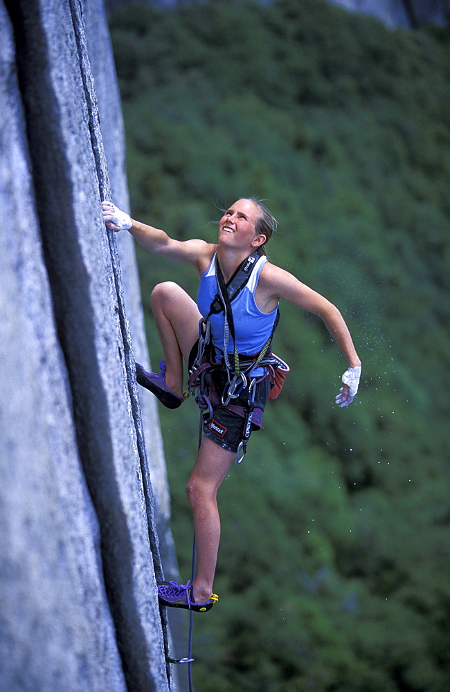 Beth Rodden rock climbing, crack climbing on The West Buttress, El Capitan, Yosemite National Park, California. Rodden is one of the worlds leading rock climbers.