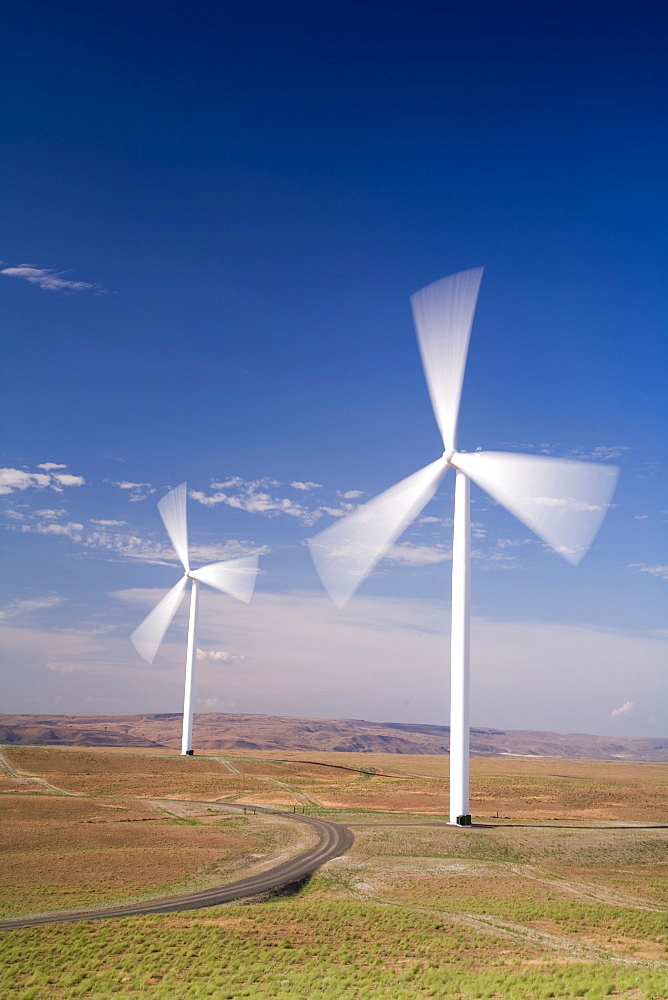 Windmills collecting wind energy on the Columbia River Gorge near Arlington, OR, United States of America