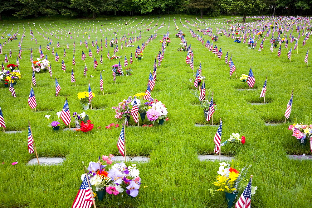 Memorial Flowers And Flags, Graveyard, Oregon, Usa