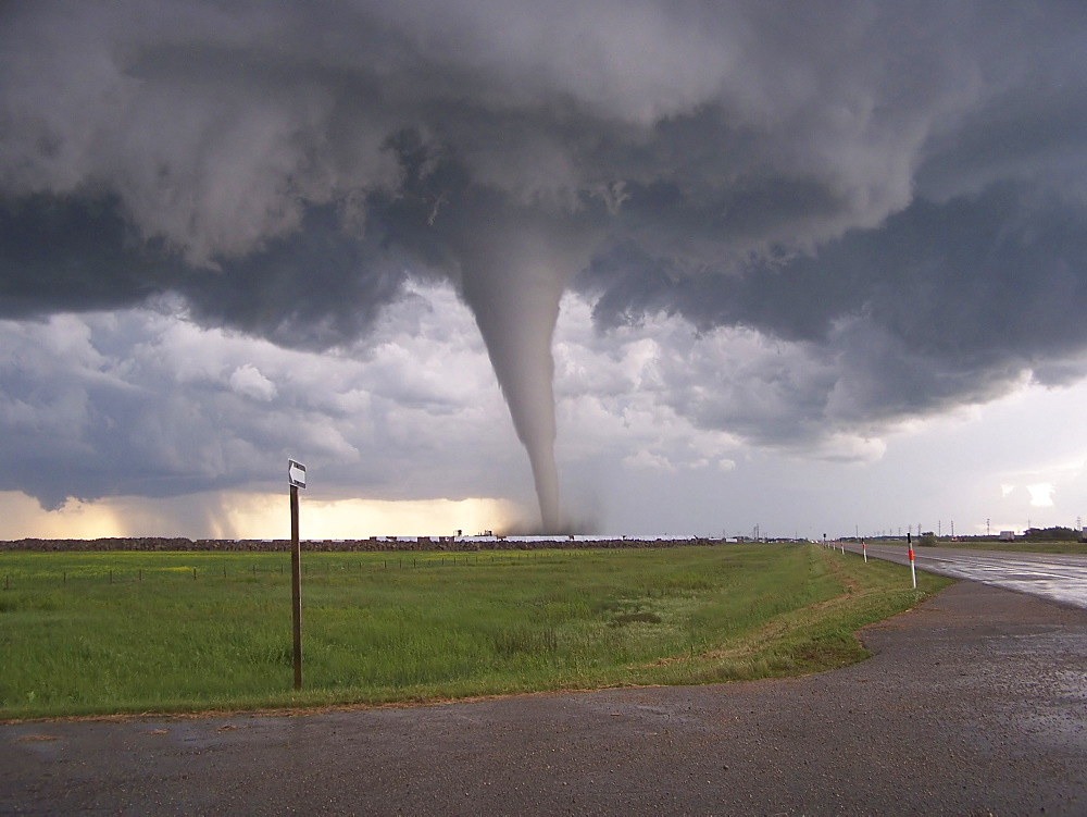 F5 Tornado Touches Down In Elie, Manitoba.