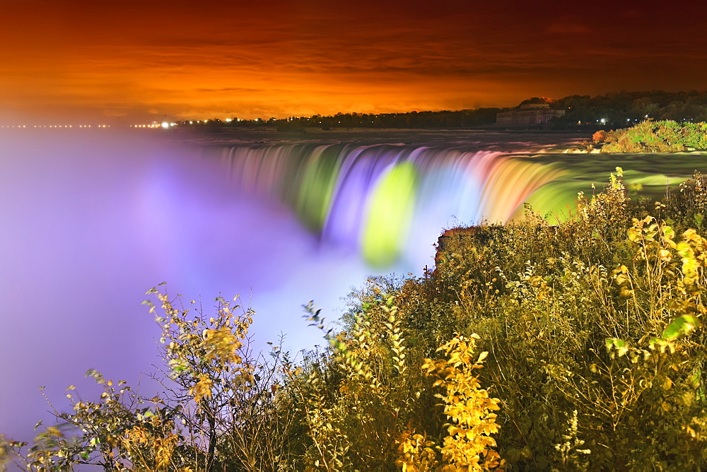 Horseshoe falls lit up at night, Niagara falls ontario canada