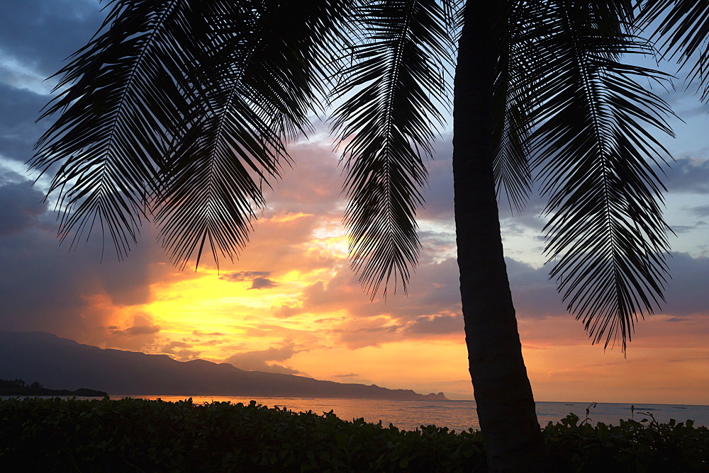 Sunset On The North Shore Of Maui, Spreckelsville, Maui, Hawaii, United States Of America