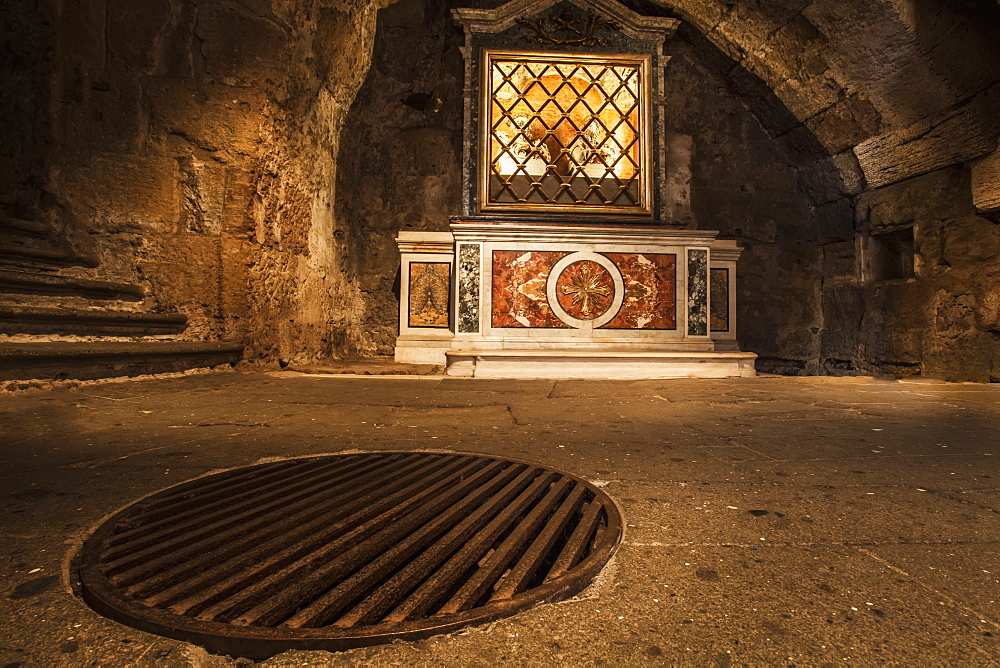 Inside The Mamertine Prison, This Metal Grate In The Floor Covers Where The Prisoners Were Lowered Into Their Prison Cell, Rome, Italy