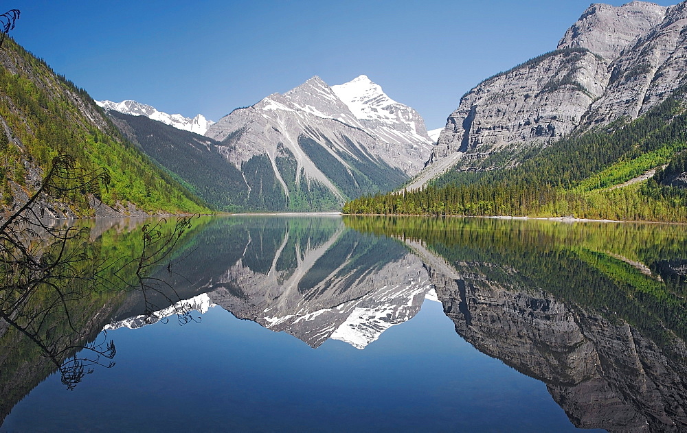 Mckinney Lake, Mount Robson Provincial Park, Jasper, Alberta, Canada