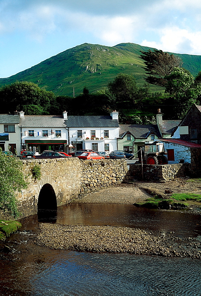 Leenaun Village, Connemara, Co Galway, Ireland