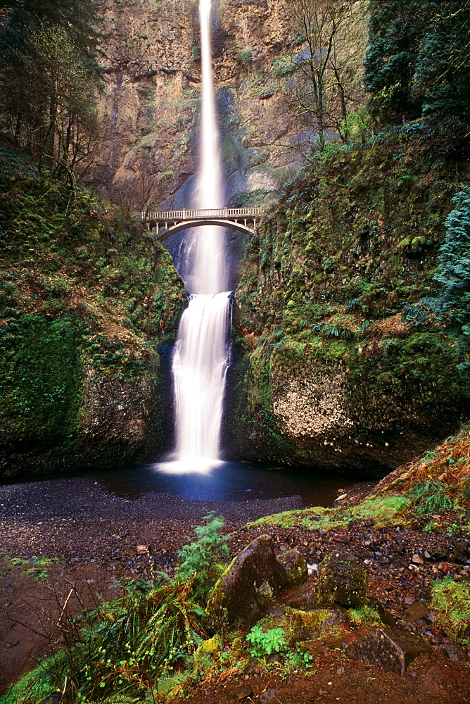 Multnomah Falls, Columbia River Gorge, Oregon, Usa