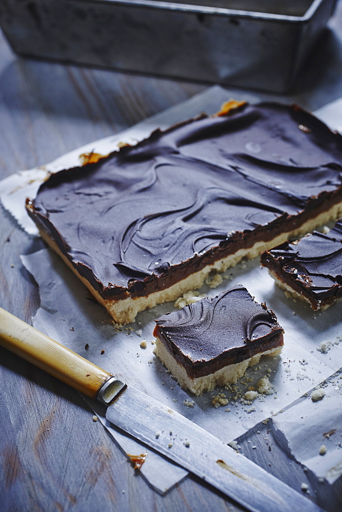 Chocolate Shortbread Millionaire Bars