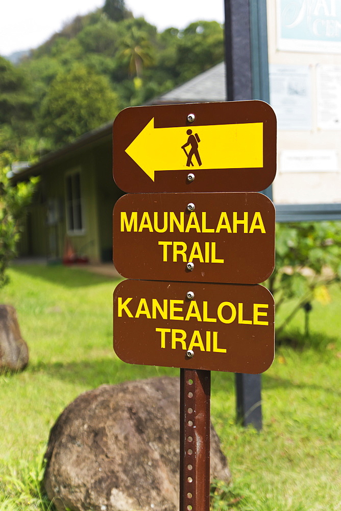 Makiki Loop Trail, With Sign Showing Direction To Trail Head, Oahu, Hawaii, United States Of America