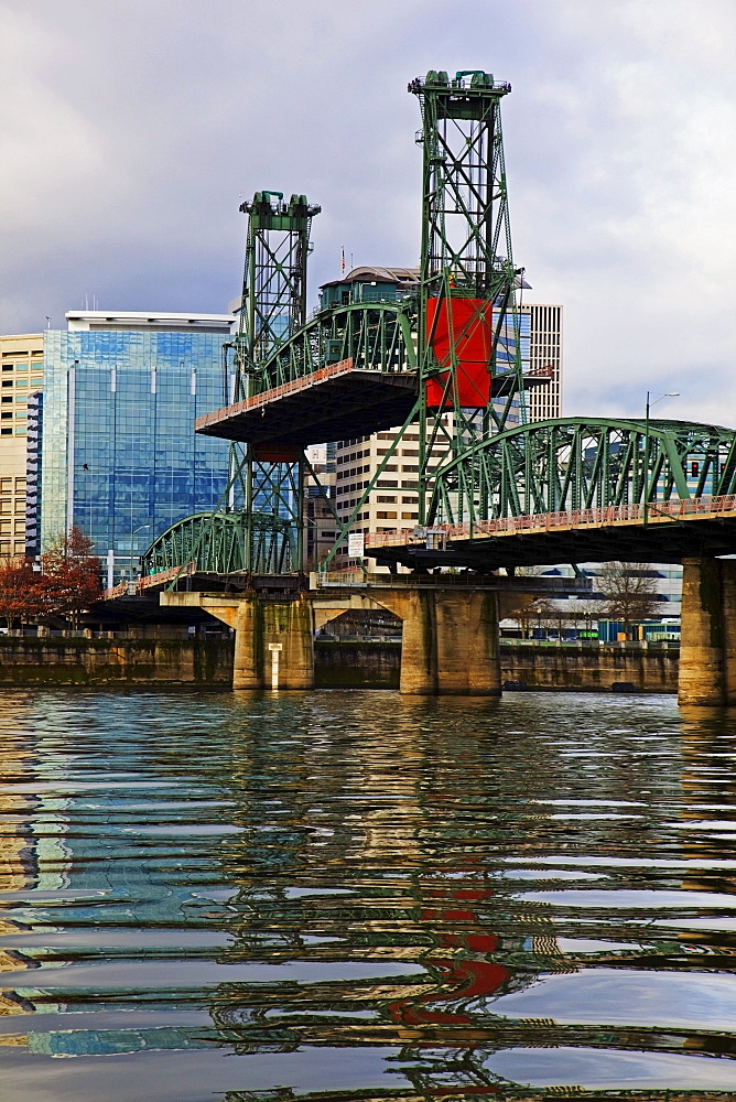 Portland, Oregon, United States Of America; Willamette River And Downtown Portland