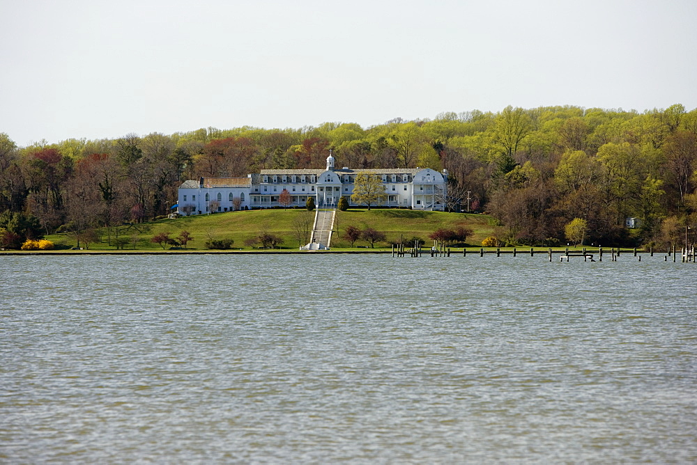Building on a hill at the bank of a river, Annapolis, Maryland, USA