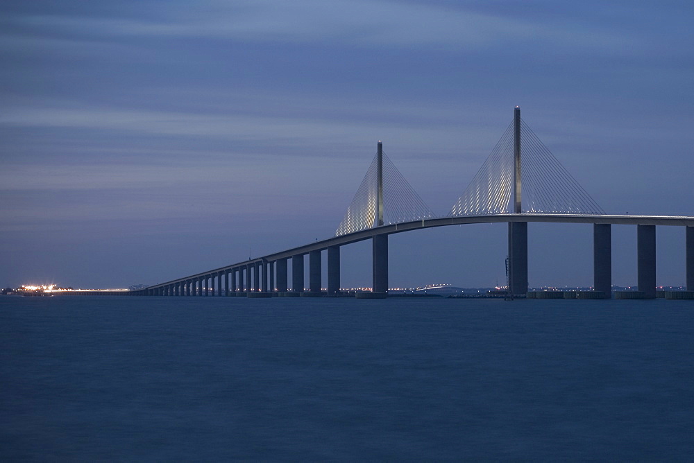 Suspension bridge across the sea, Sunshine Skyway Bridge, St. Petersburg, Florida, USA