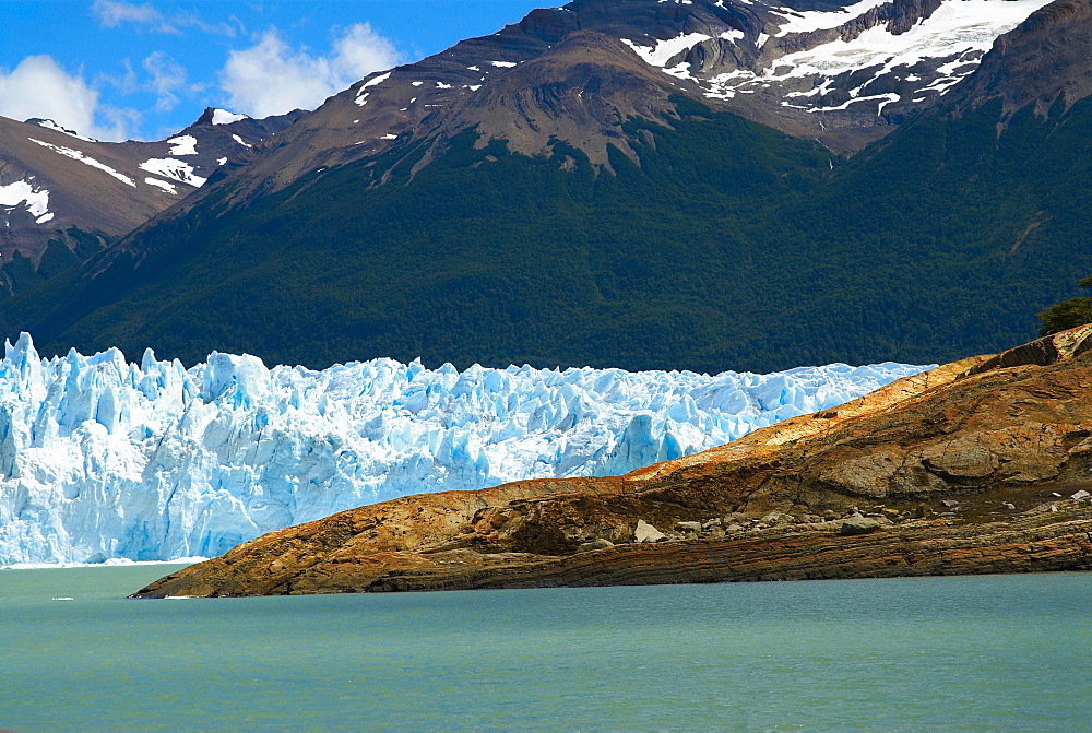 Glaciers in front of mountains, Moreno Glacier, Argentine Glaciers National Park, Lake Argentino, El Calafate, Patagonia, Argentina