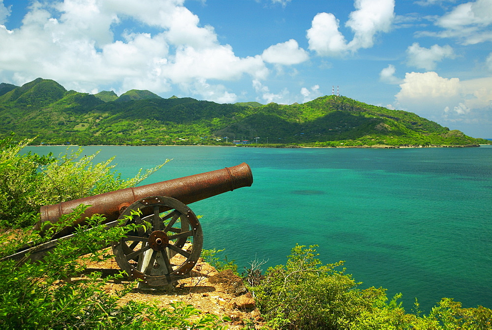 Cannon at the seaside, Morgan Fort, Providencia y Santa Catalina, San Andres y Providencia Department, Colombia