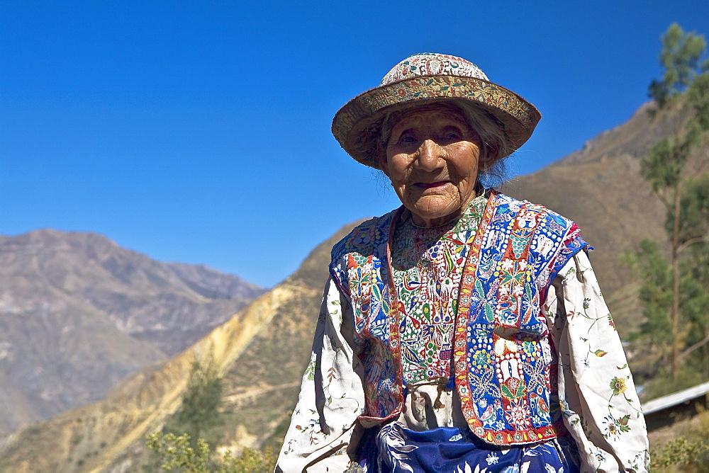 Portrait of a senior woman smiling, Coshnirua, Peru