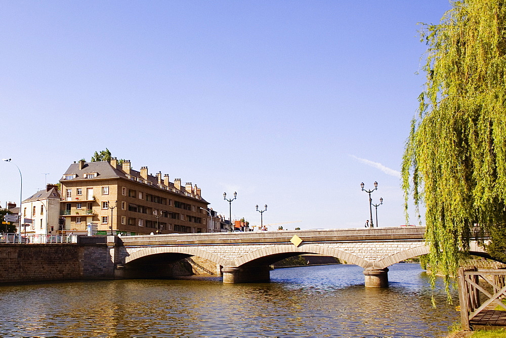 Bridge over a river, Sarthe River, Pont Yssoir, Le Mans, Sarthe, France