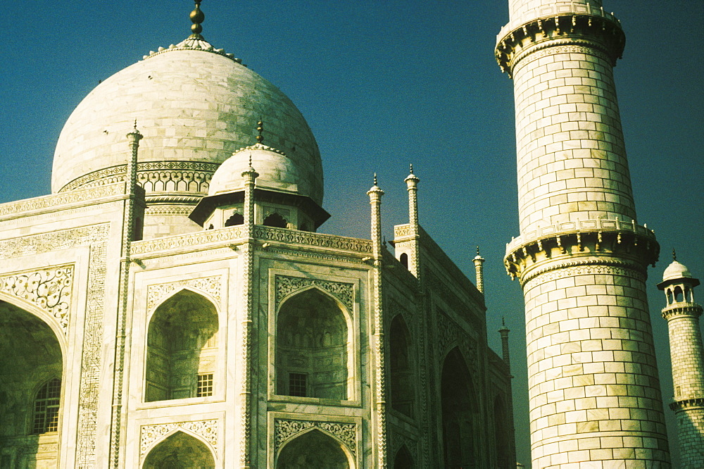 Low angle view of a monument, Taj Mahal, Agra, Uttar Pradesh, India