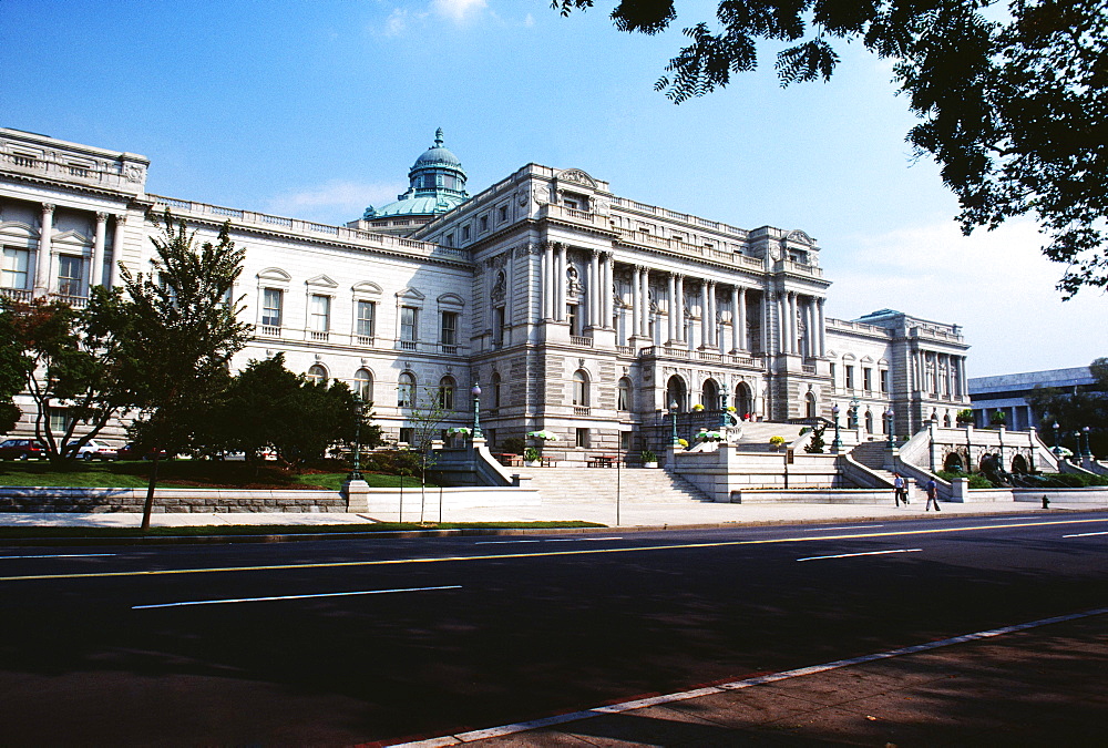 Government building beside a road, Library Of Congress, Washington DC, USA