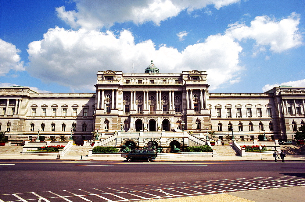 Vehicle in front of a government building, Library of Congress, Washington DC, USA