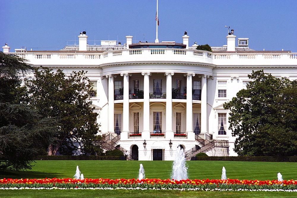 Facade of a government building, White House, Washington DC, USA