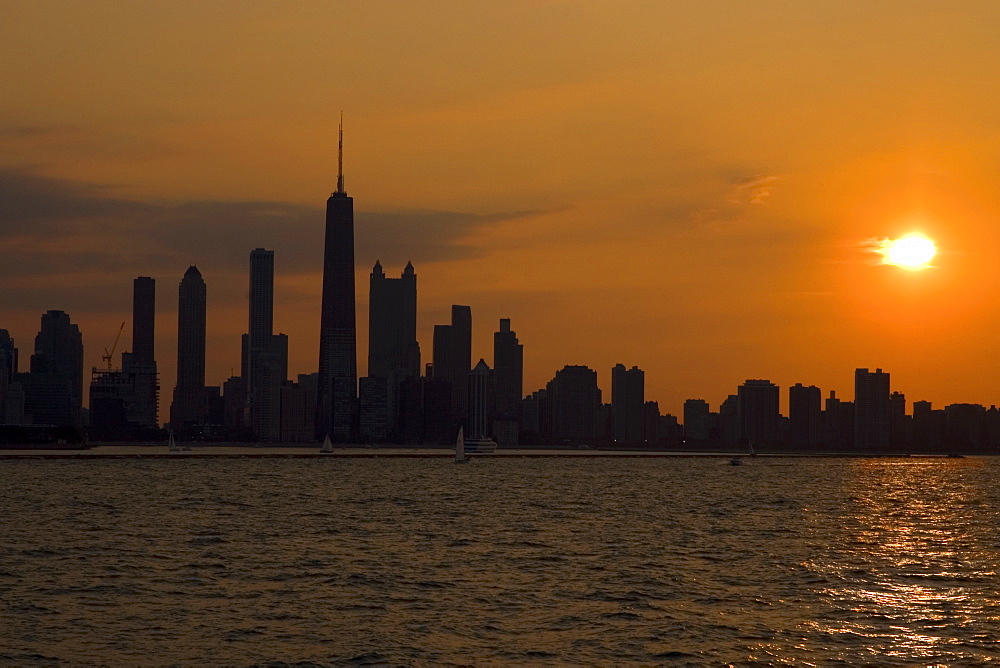 Silhouette of buildings at dusk, Chicago, Illinois, USA