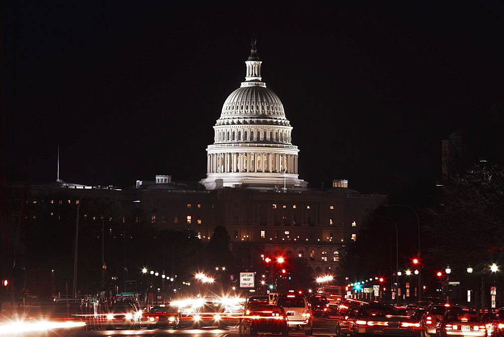 Traffic in front of a government building, Capitol Building, Washington DC, USA