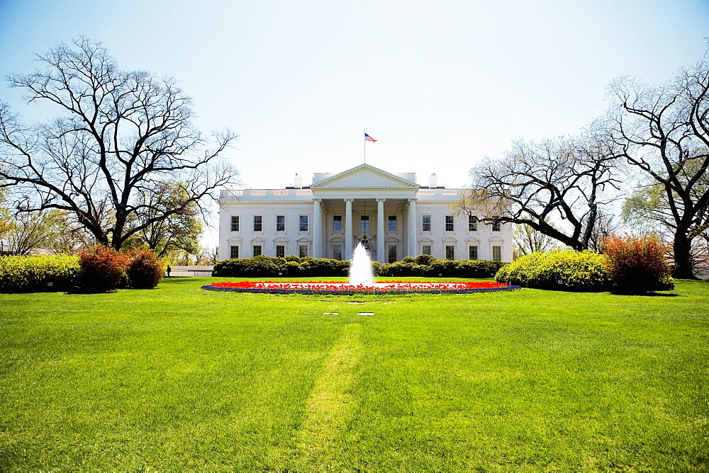 Low angle view of the White House, Washington DC, USA