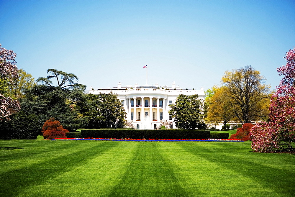 Low angle view of the White House, Washington DC, USA