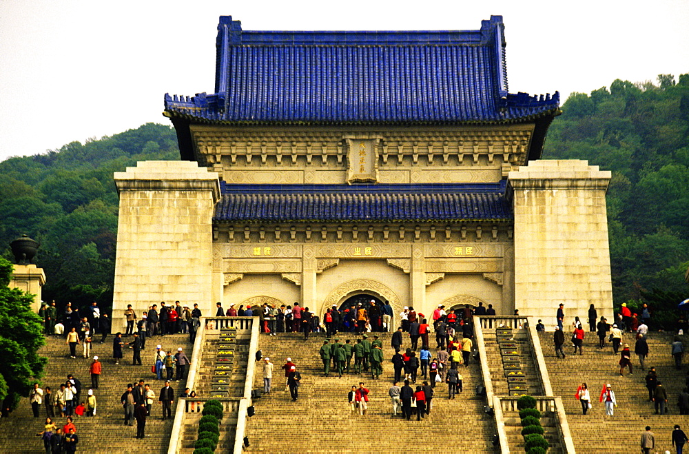 Large group of people standing in front of a mausoleum, Sun Yat Sen Mausoleum, Purple mountain, Nanjing, China