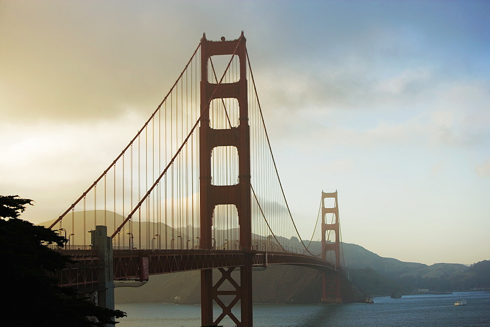 Bridge over the bay, Golden Gate Bridge, San Francisco, California, USA