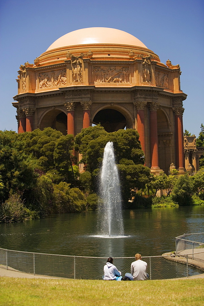 Panoramic view of a fountain and rotunda, The Exploratorium, San Francisco, California, USA