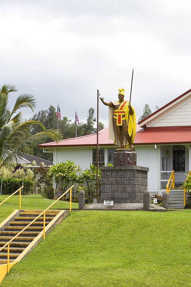 Statue in front of a building, Kamehameha Statue, Kappau, Hawaii Islands, USA