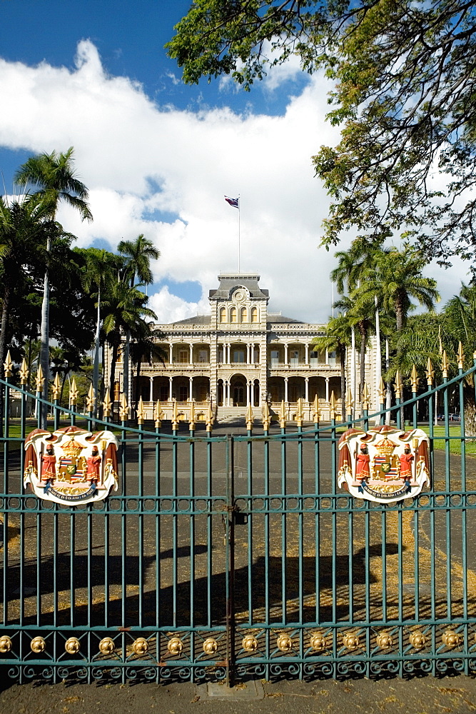 Facade of a government building, State Capitol Building, Iolani Palace, Honolulu, Oahu, Hawaii Islands, USA