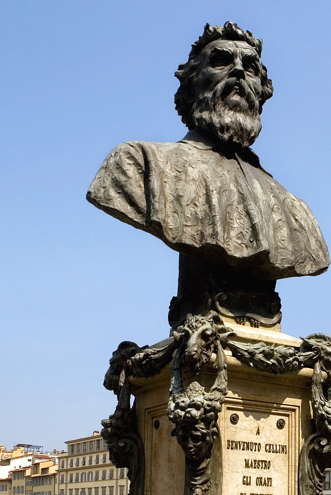 Bust of Benvenuto Cellini on a bridge, Ponte Vecchio, Florence, Tuscany, Italy