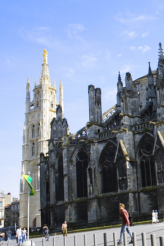 Group of people walking in front of a church, Cathedrale Saint-Andre, Tour Pey Berland, Bordeaux, Aquitaine, France