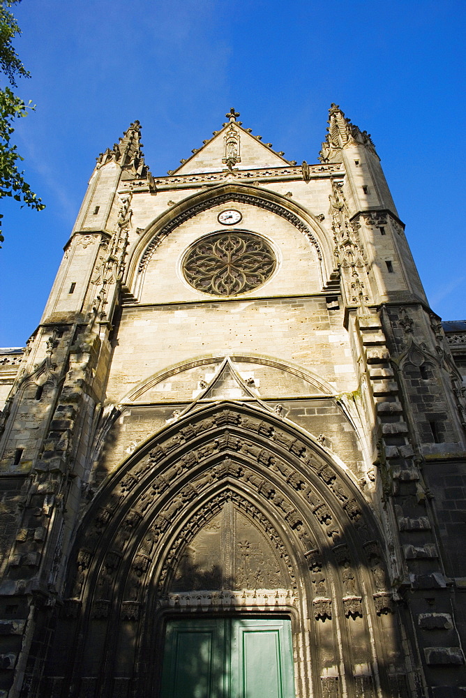 Low angle view of a basilica, St. Michel Basilica, Quartier St. Michel, Vieux Bordeaux, Bordeaux, France