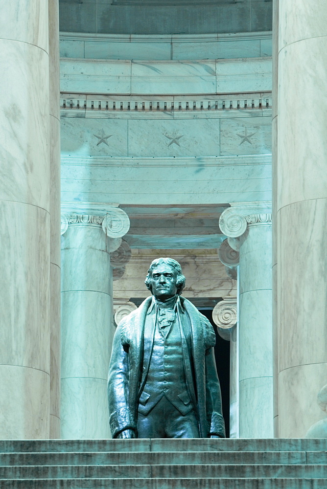 Thomas Jefferson statue at a memorial, Jefferson Memorial, Washington DC, USA